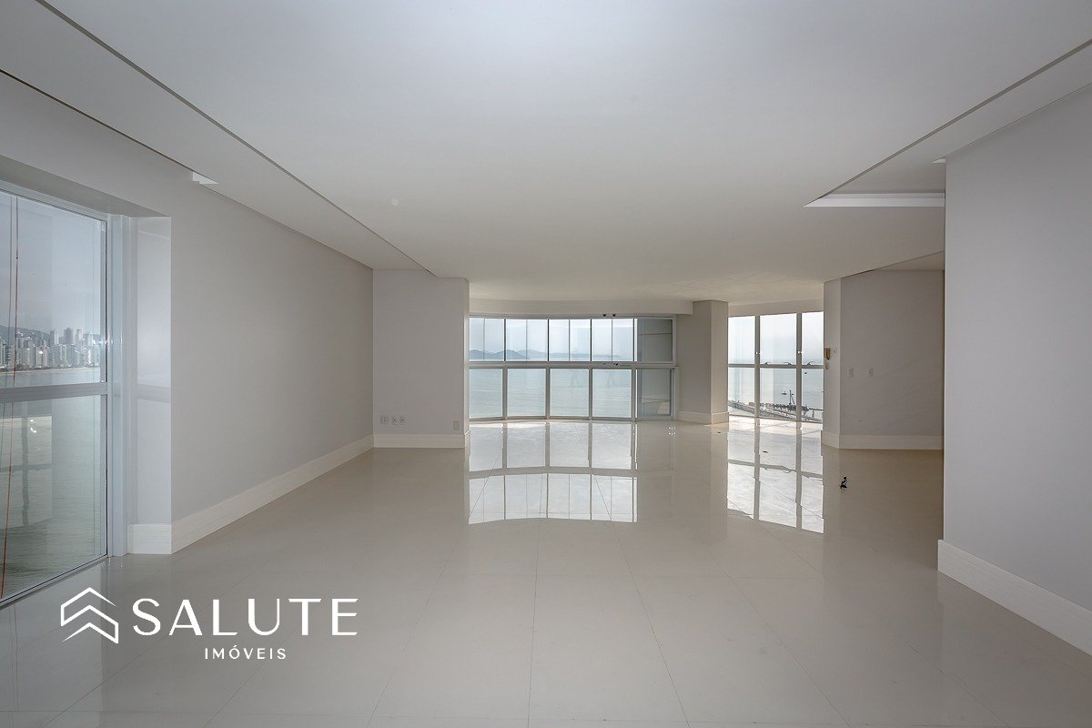 Apartamento 4 suítes frente mar