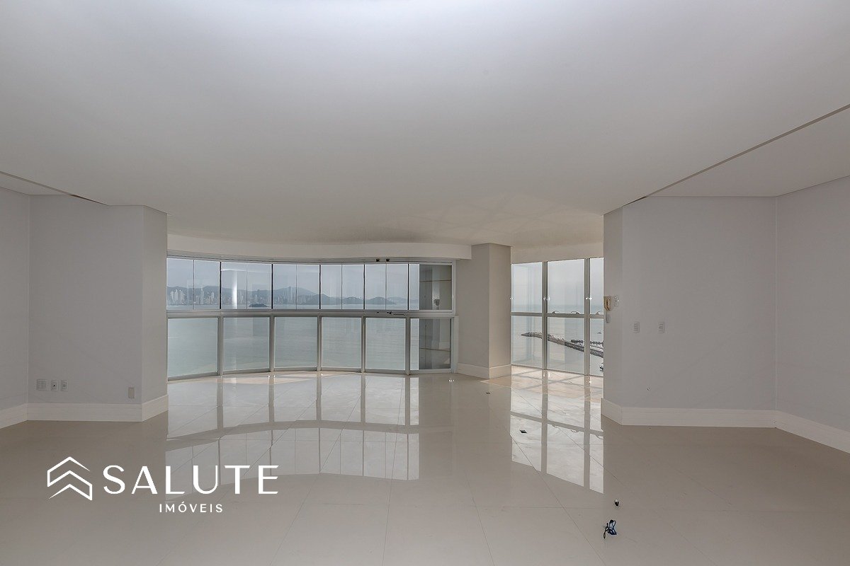 Apartamento 4 suítes frente mar
