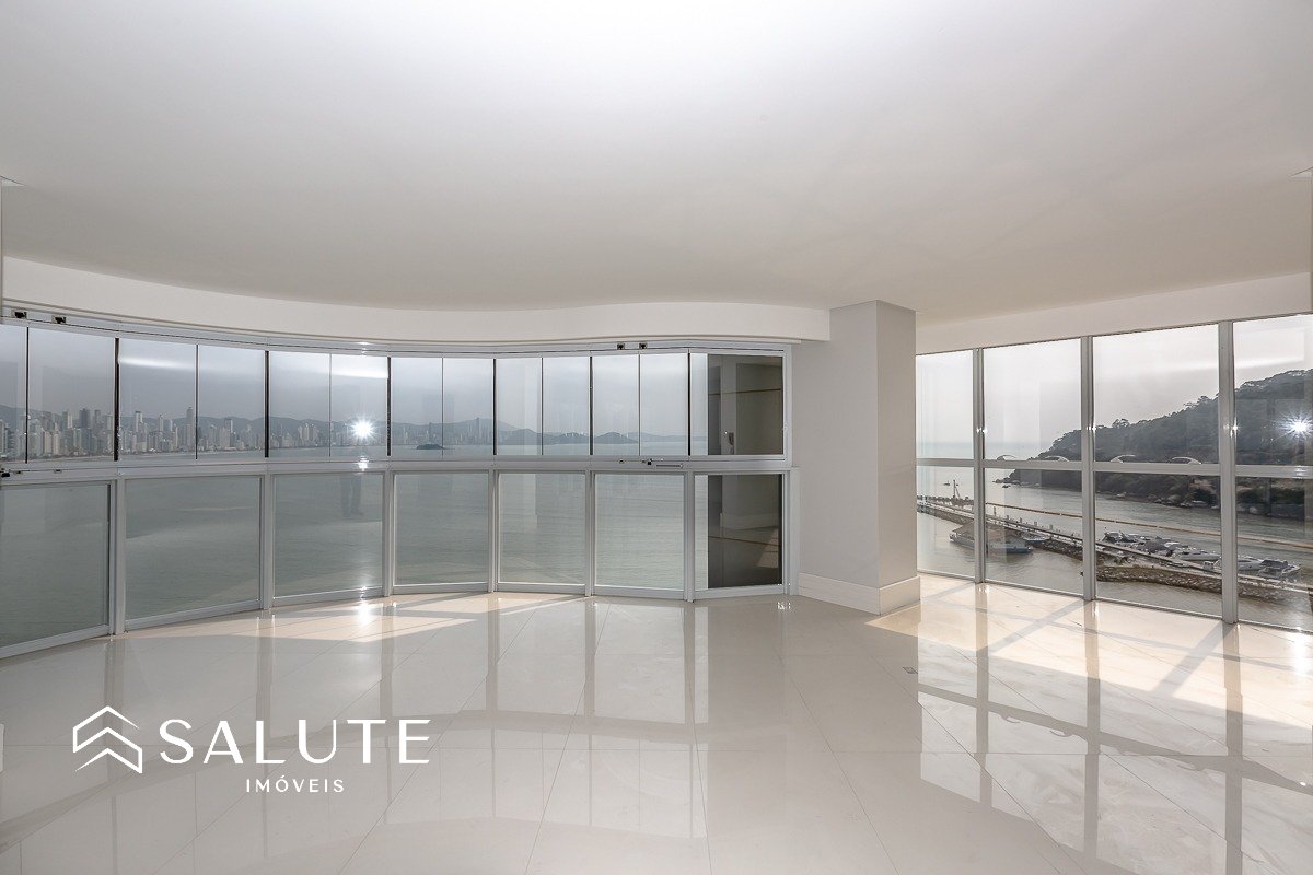 Apartamento 4 suítes frente mar