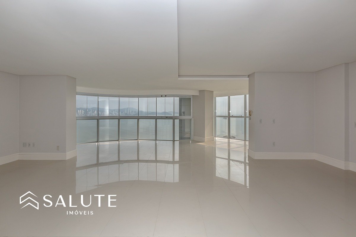 Apartamento 4 suítes frente mar