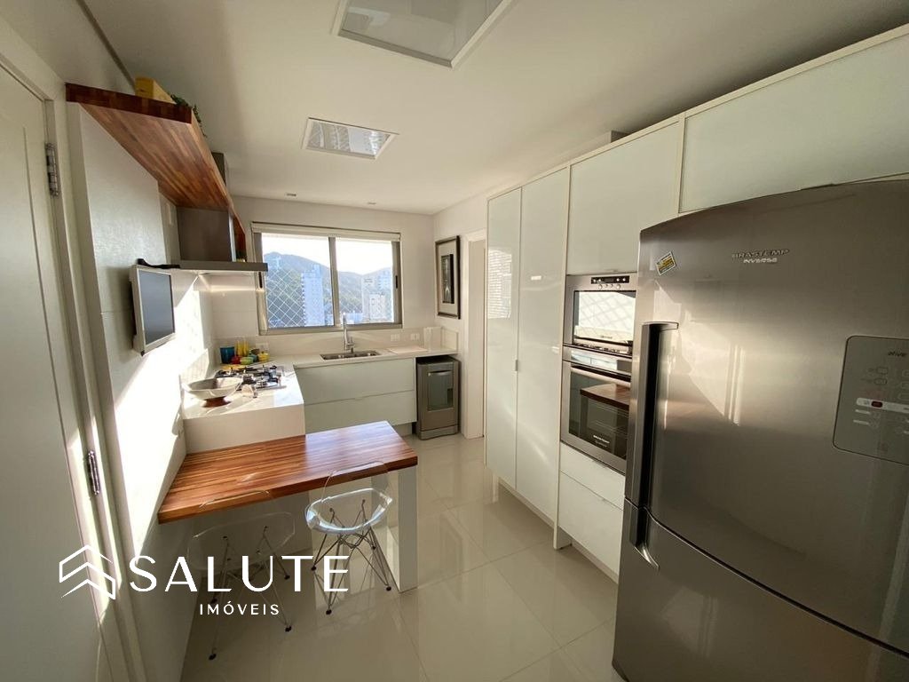 Apartamento 3 suítes e vista mar