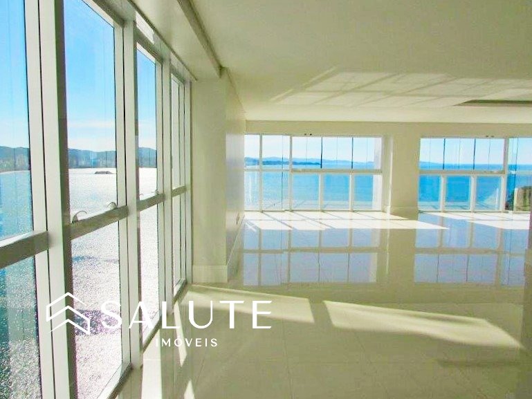 Apartamento com 4 Suítes frente mar em Balneário