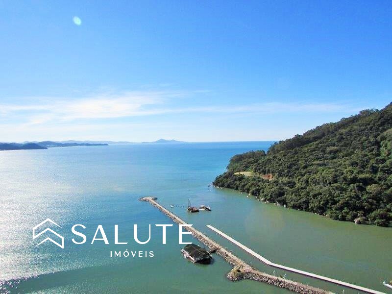 Apartamento com 4 Suítes frente mar em Balneário
