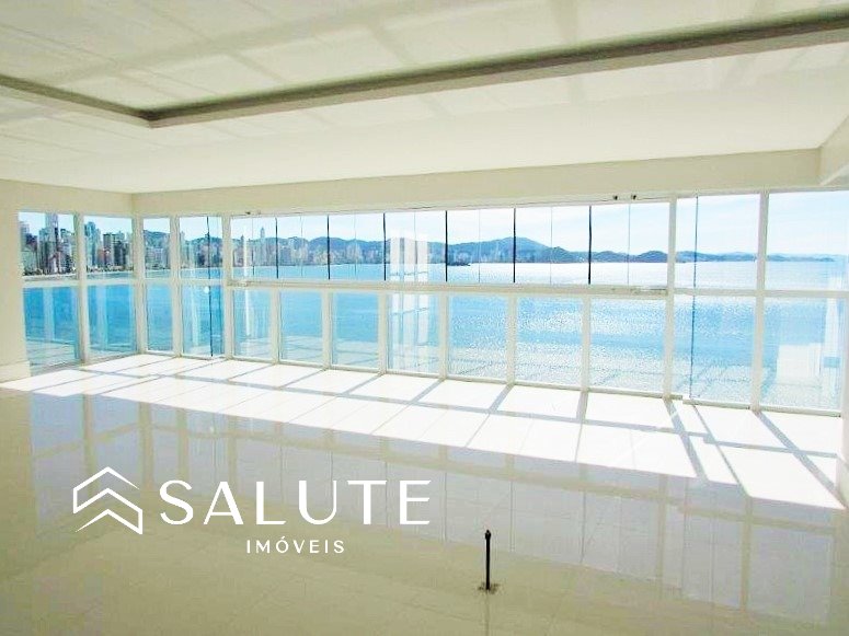 Apartamento com 4 Suítes frente mar em Balneário