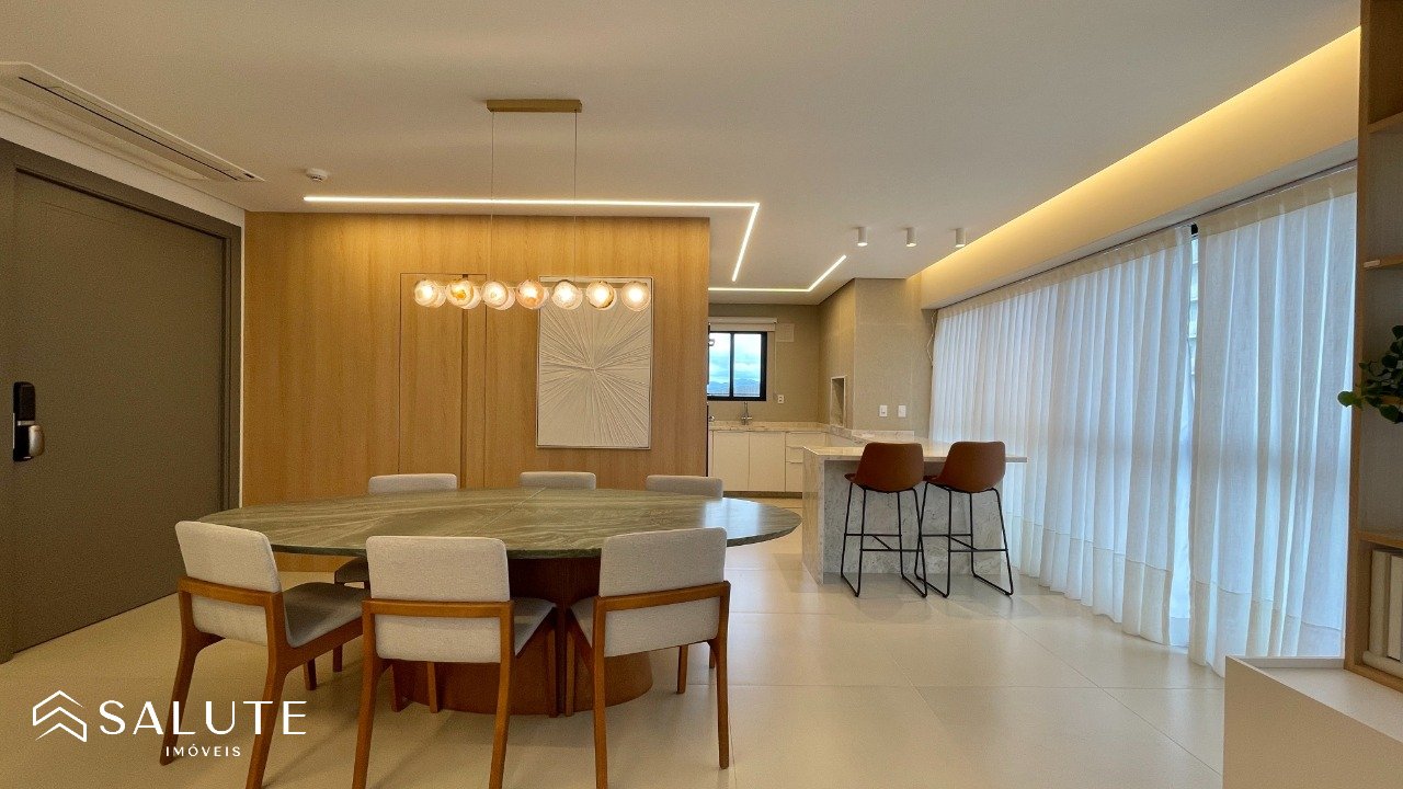 Apartamento alto padrão com 4 dormitórios