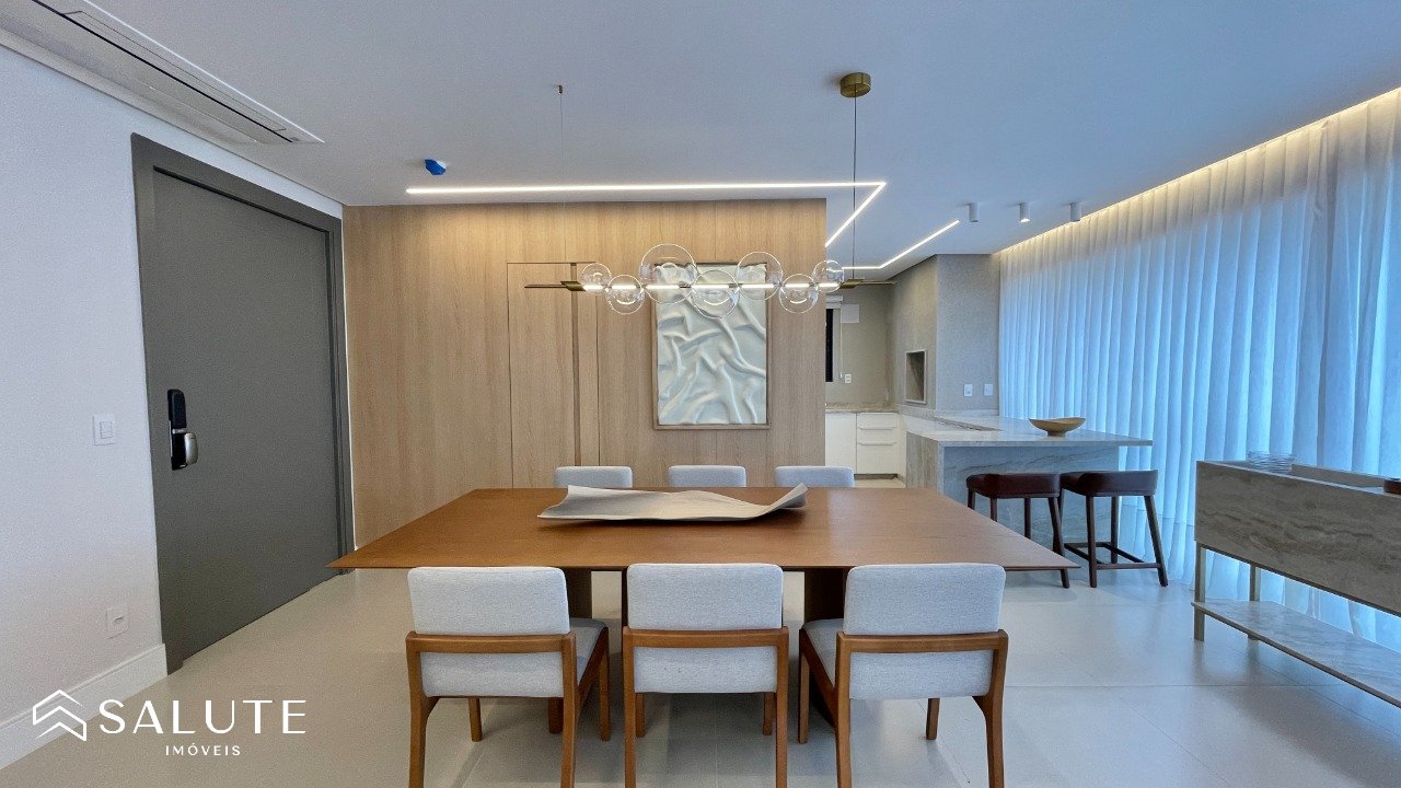 Apartamento alto padrão com 4 dormitórios