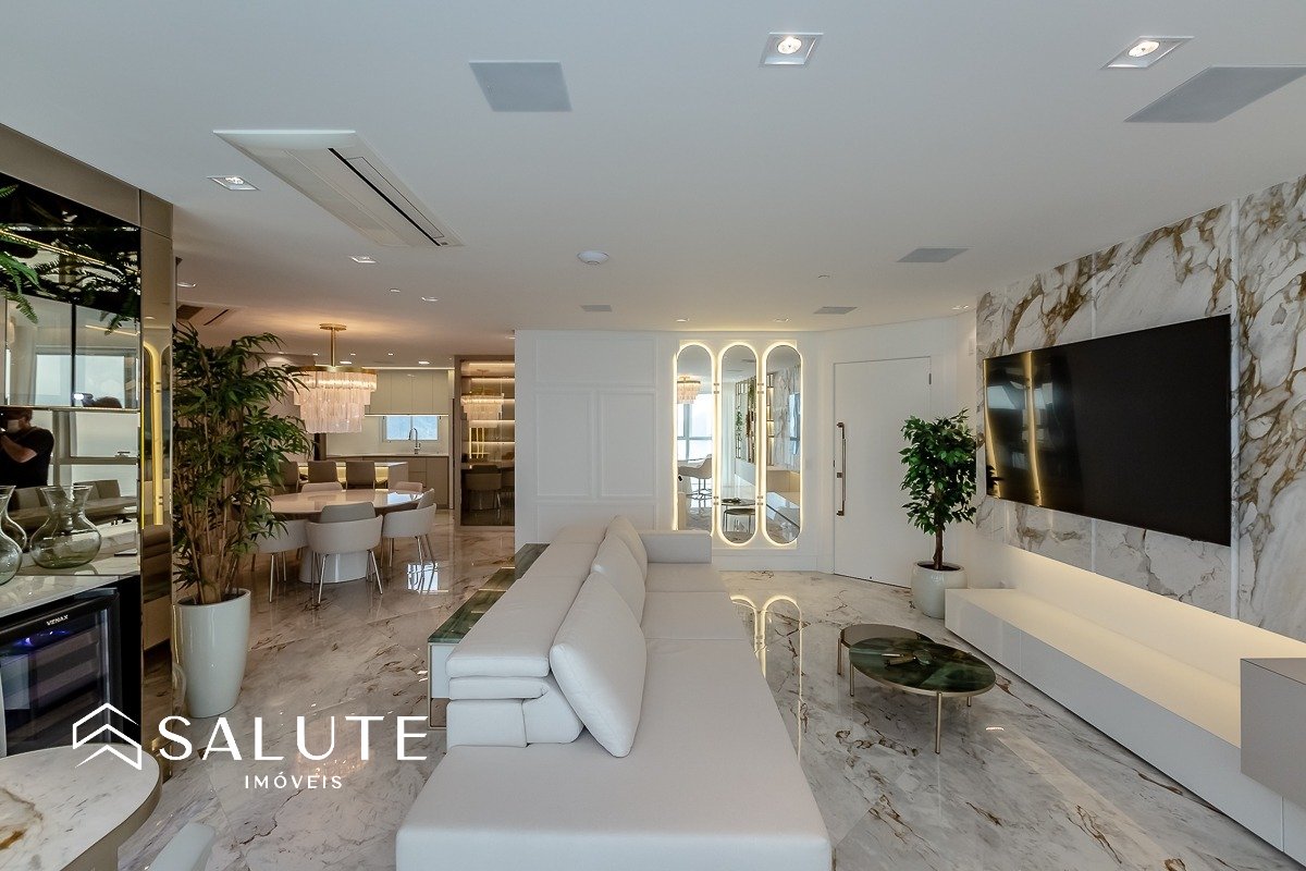 Apartamento 3 suítes de frente para o mar