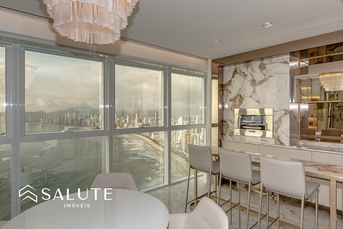 Apartamento 3 suítes de frente para o mar