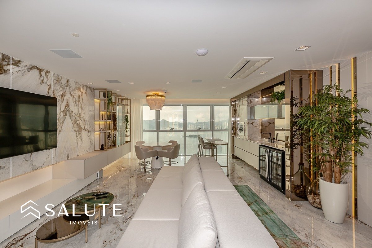 Apartamento 3 suítes de frente para o mar