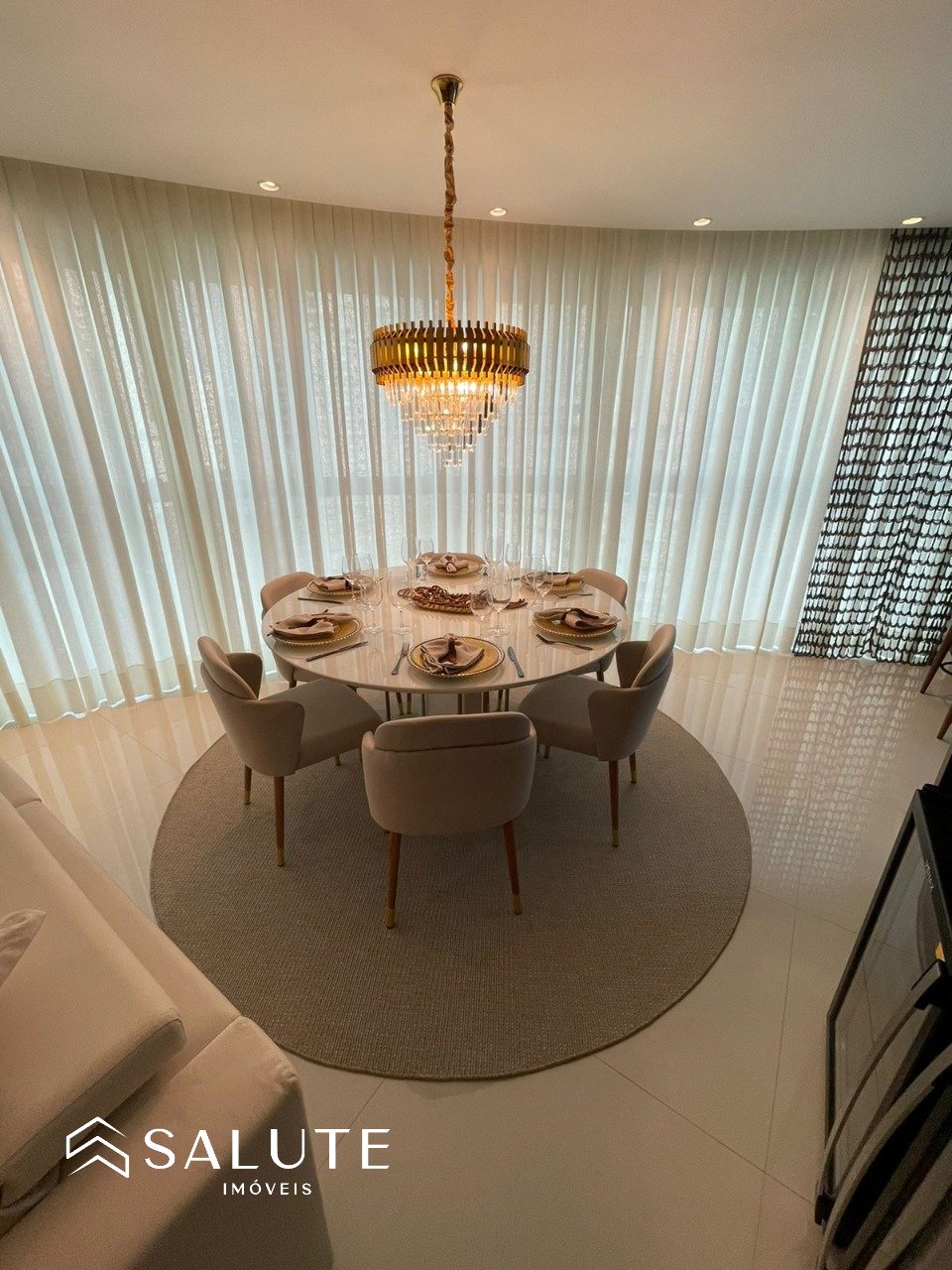 Apartamento à venda 2 suítes no Centro