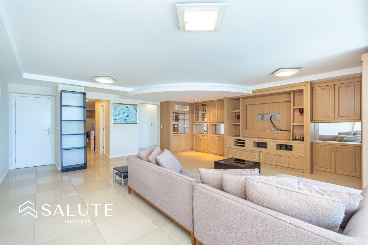 Apartamento frente mar com 3 suítes