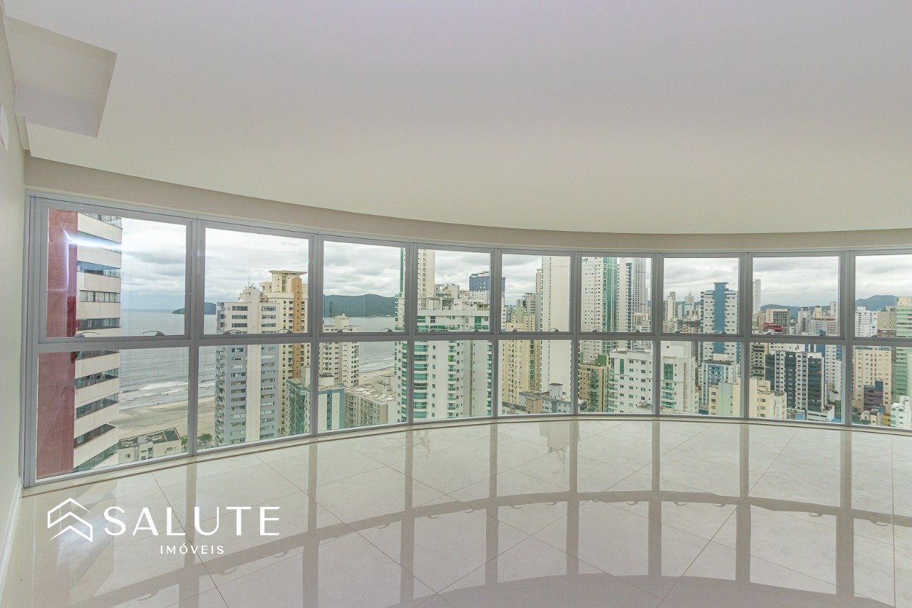 Apartamento 4 dormitórios no coração de Balneário