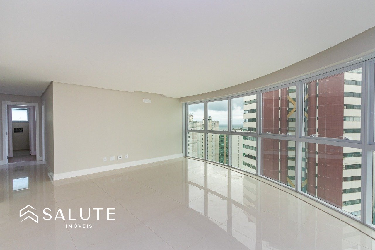 Apartamento 4 dormitórios no coração de Balneário