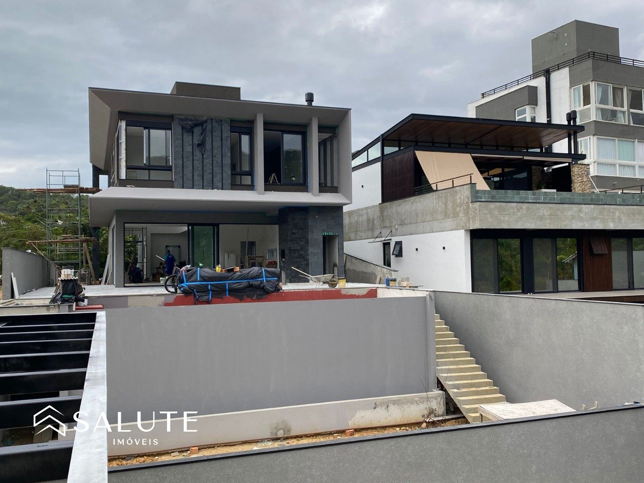 Casa 4 suítes e piscina privativa