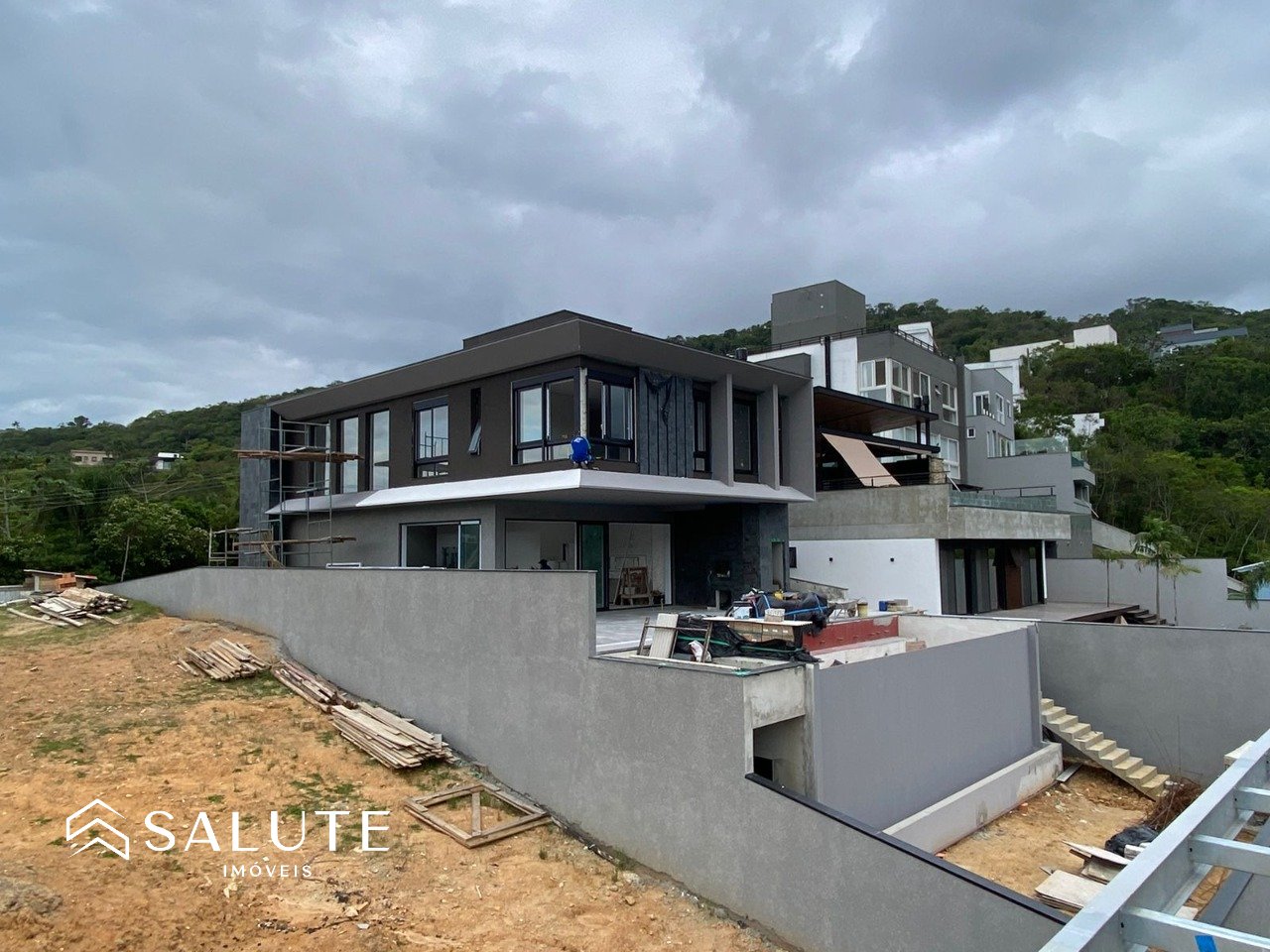 Casa 4 suítes e piscina privativa