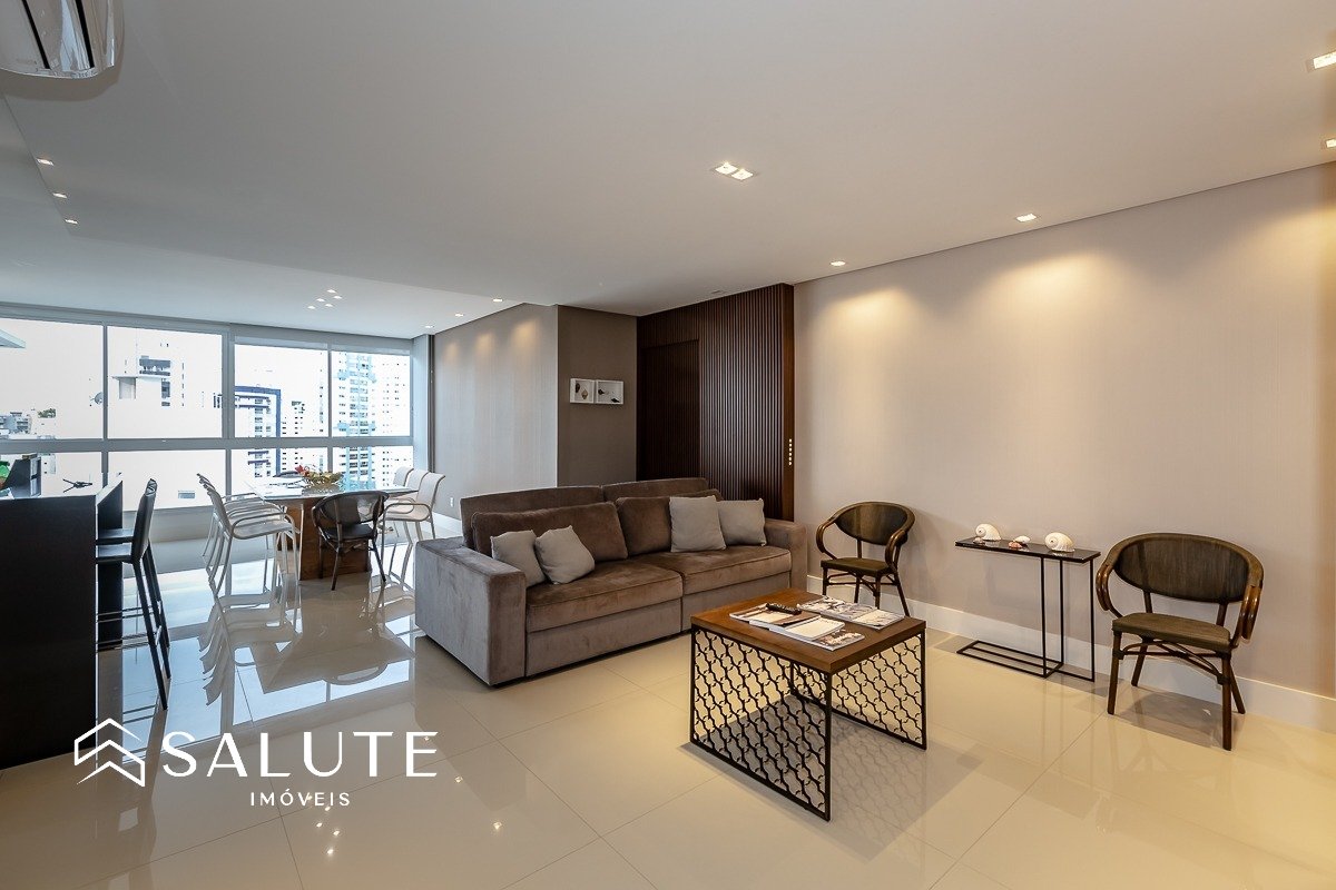 Apartamento 3 suítes na região central