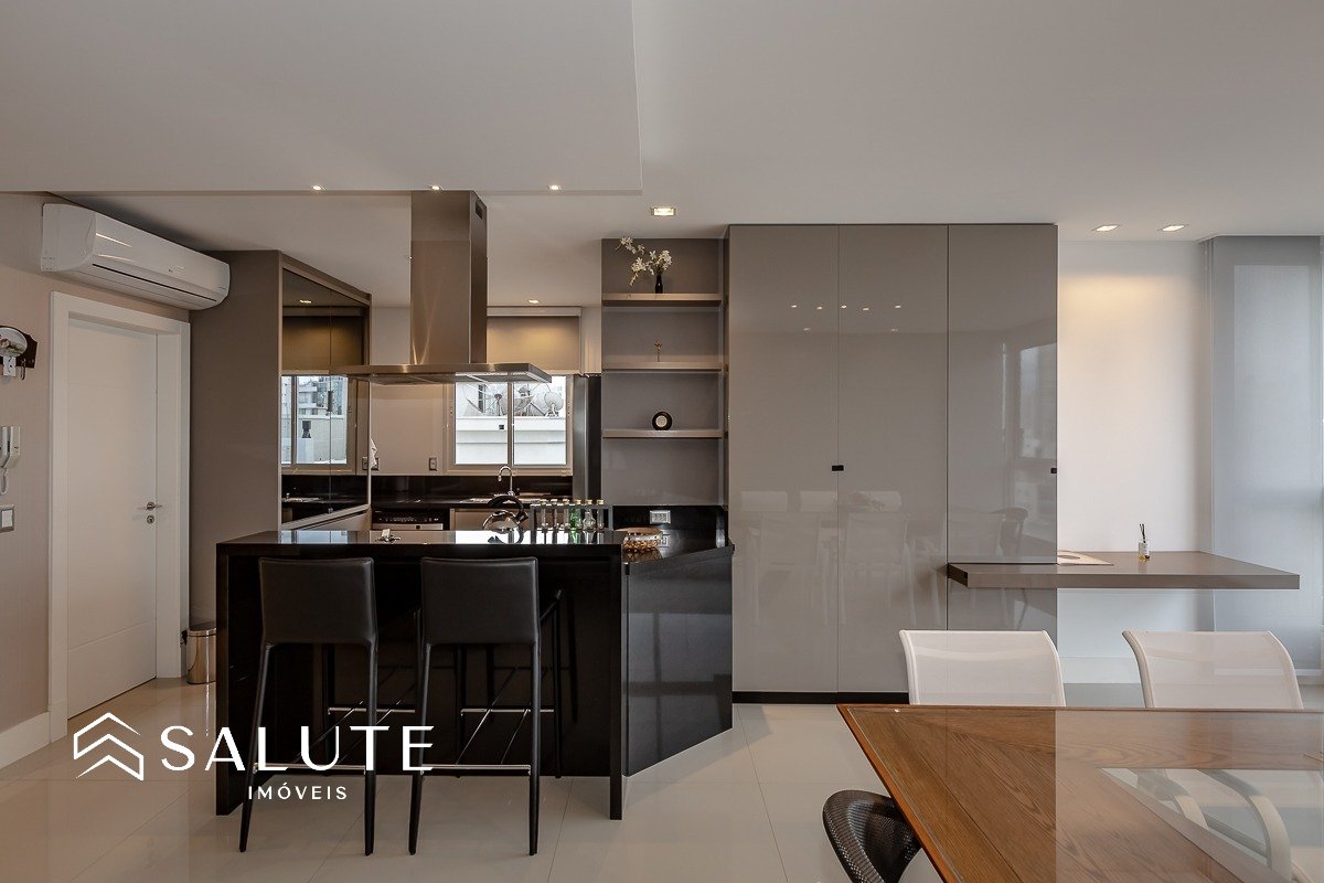 Apartamento 3 suítes na região central