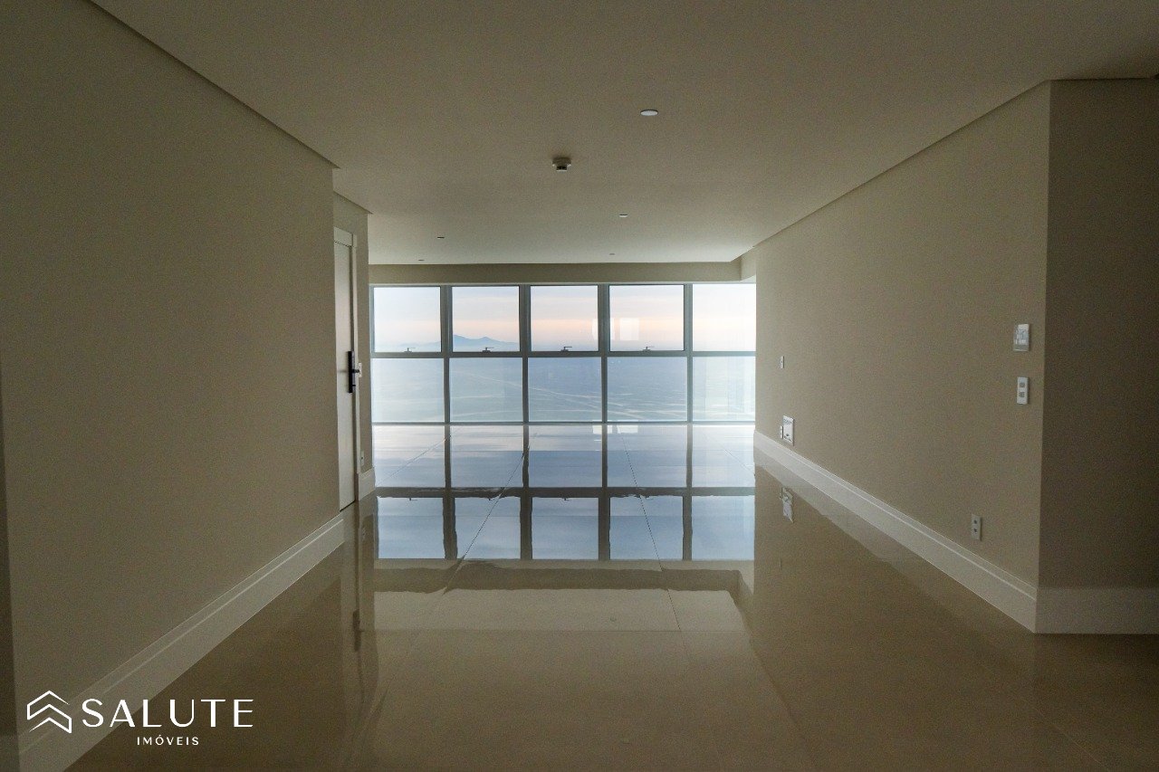 Apartamento Frente Mar de Alto Padrão