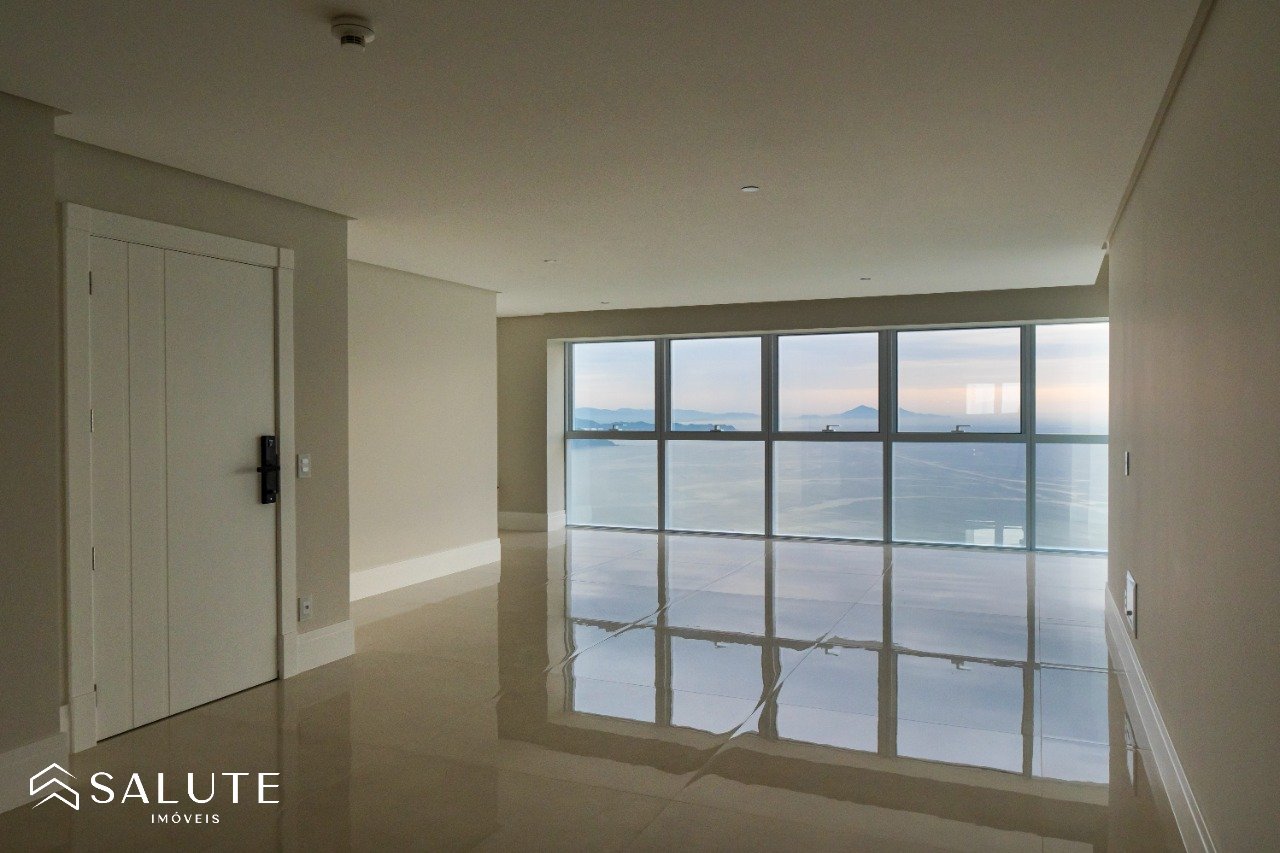 Apartamento Frente Mar de Alto Padrão