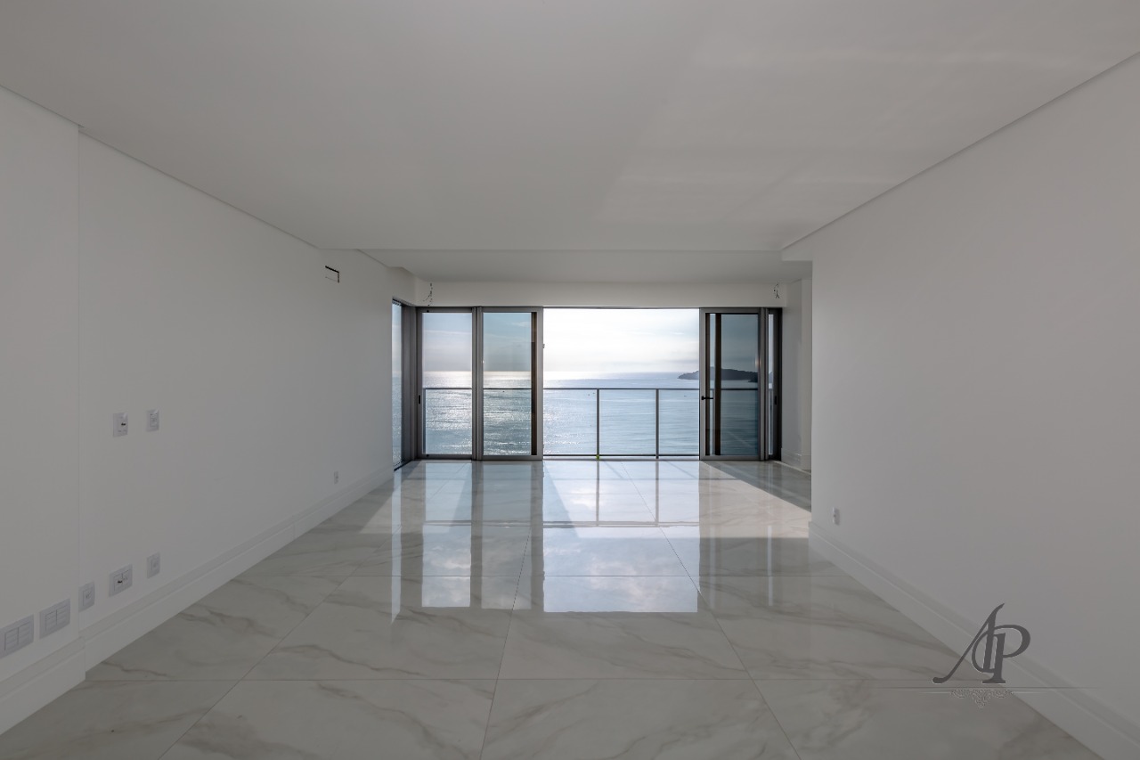Apartamento Altíssimo Padrão na Barra Norte