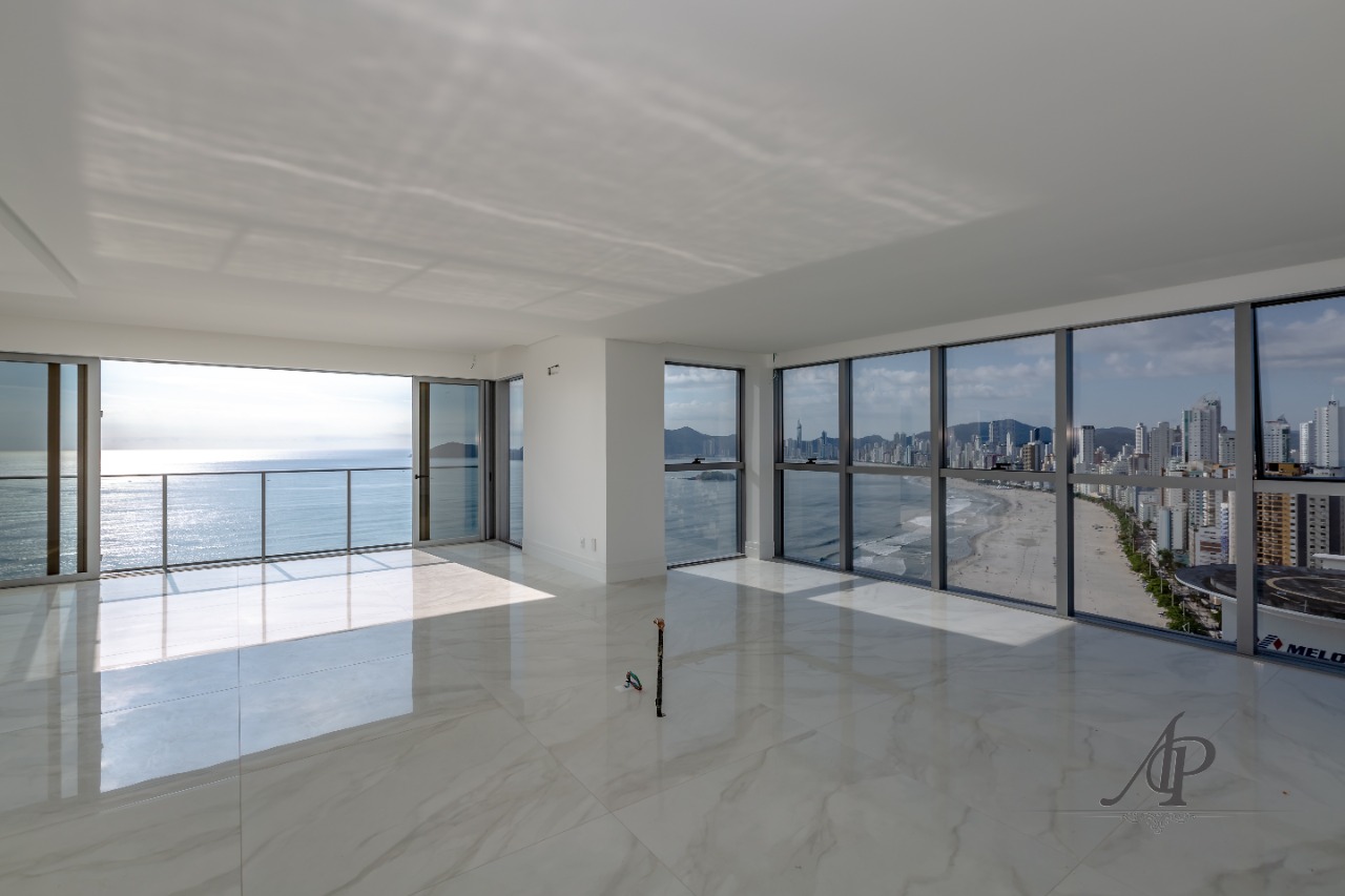 Apartamento Altíssimo Padrão na Barra Norte