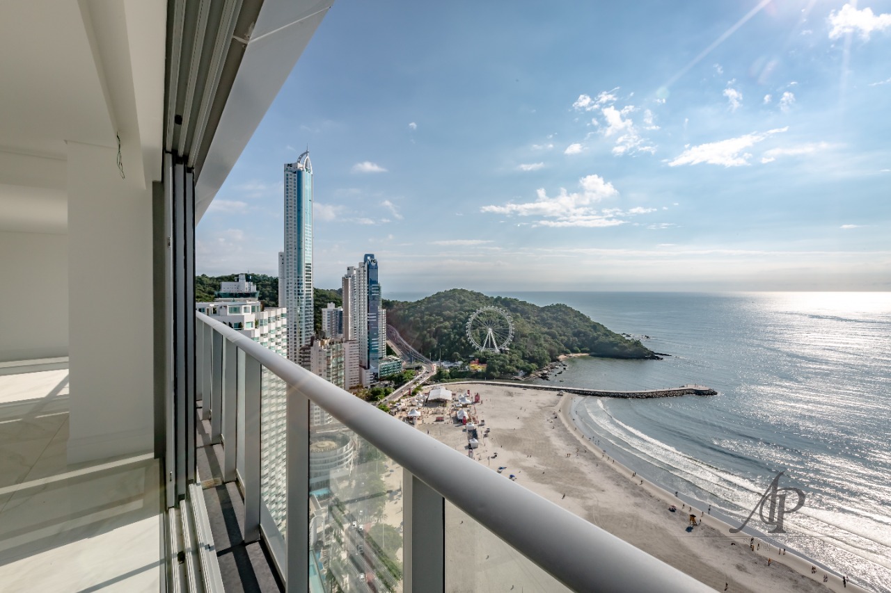 Apartamento Altíssimo Padrão na Barra Norte