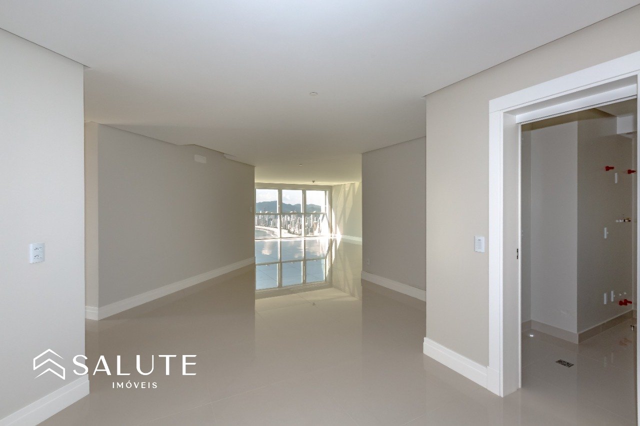 Apartamento FRENTE MAR 3 suítes