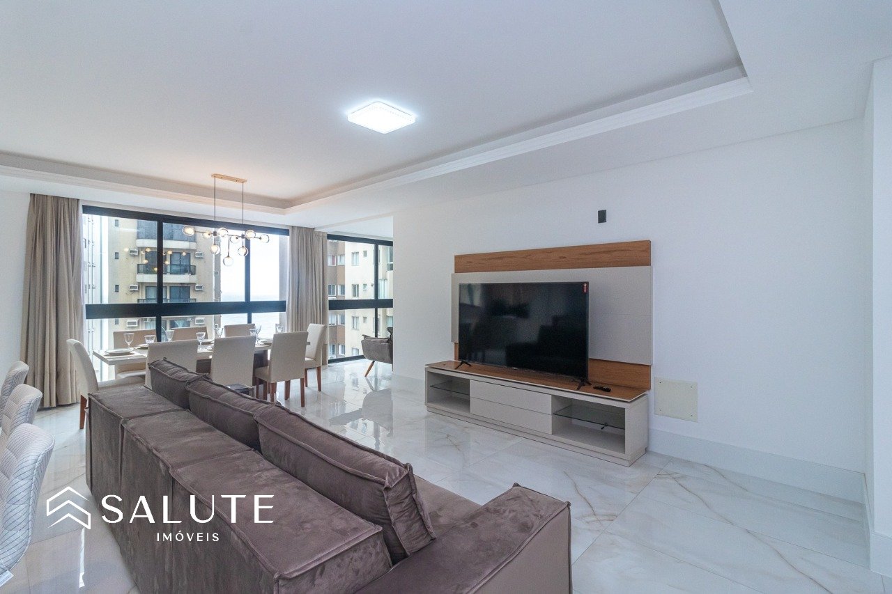 Apartamento 3 suítes.