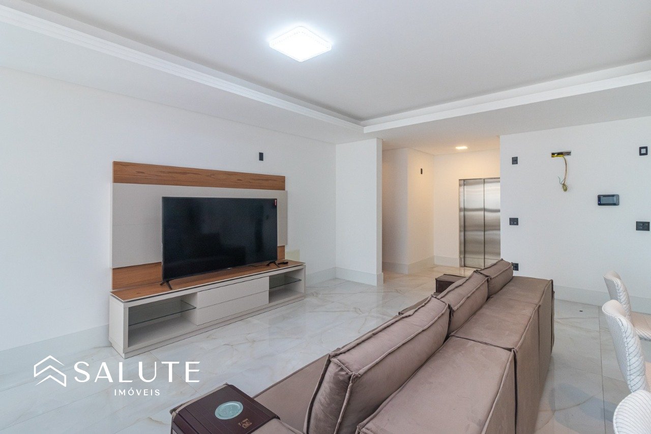 Apartamento 3 suítes.
