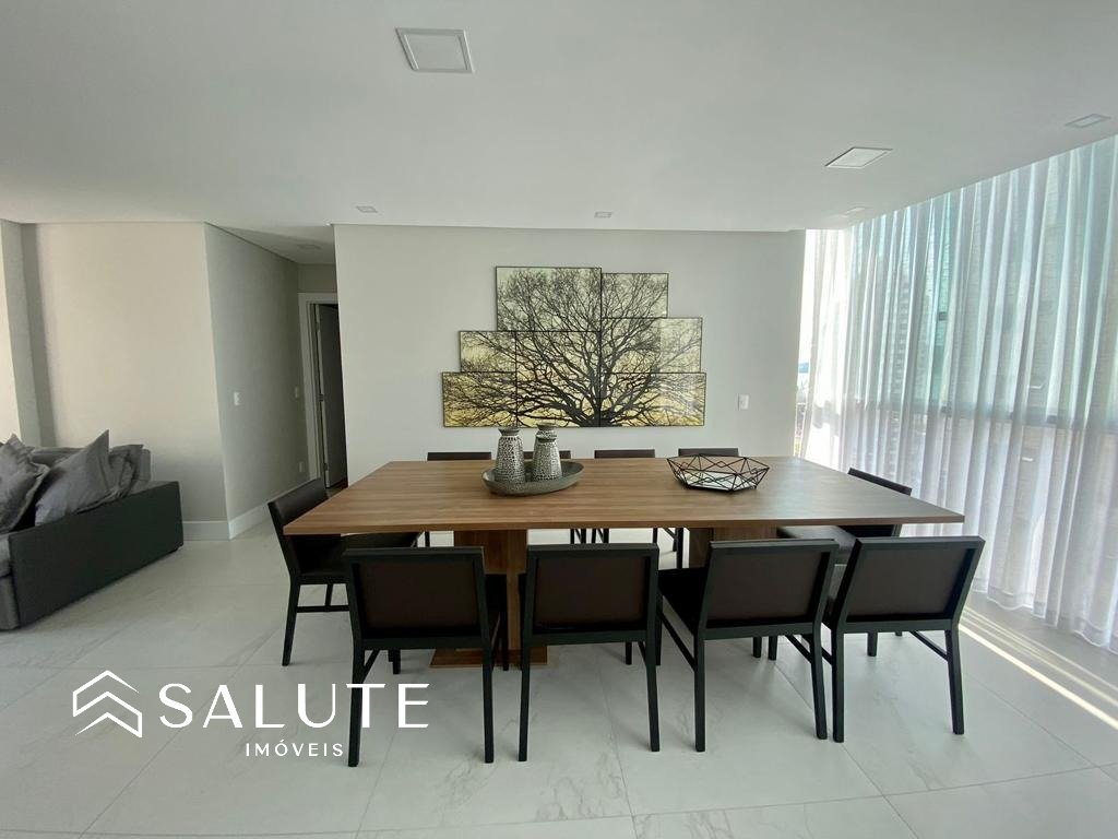 Apartamento à 250m da praia, 3 suítes, mobiliado.