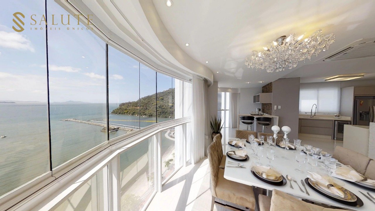 Apartamento Frente Mar com 4 Suítes