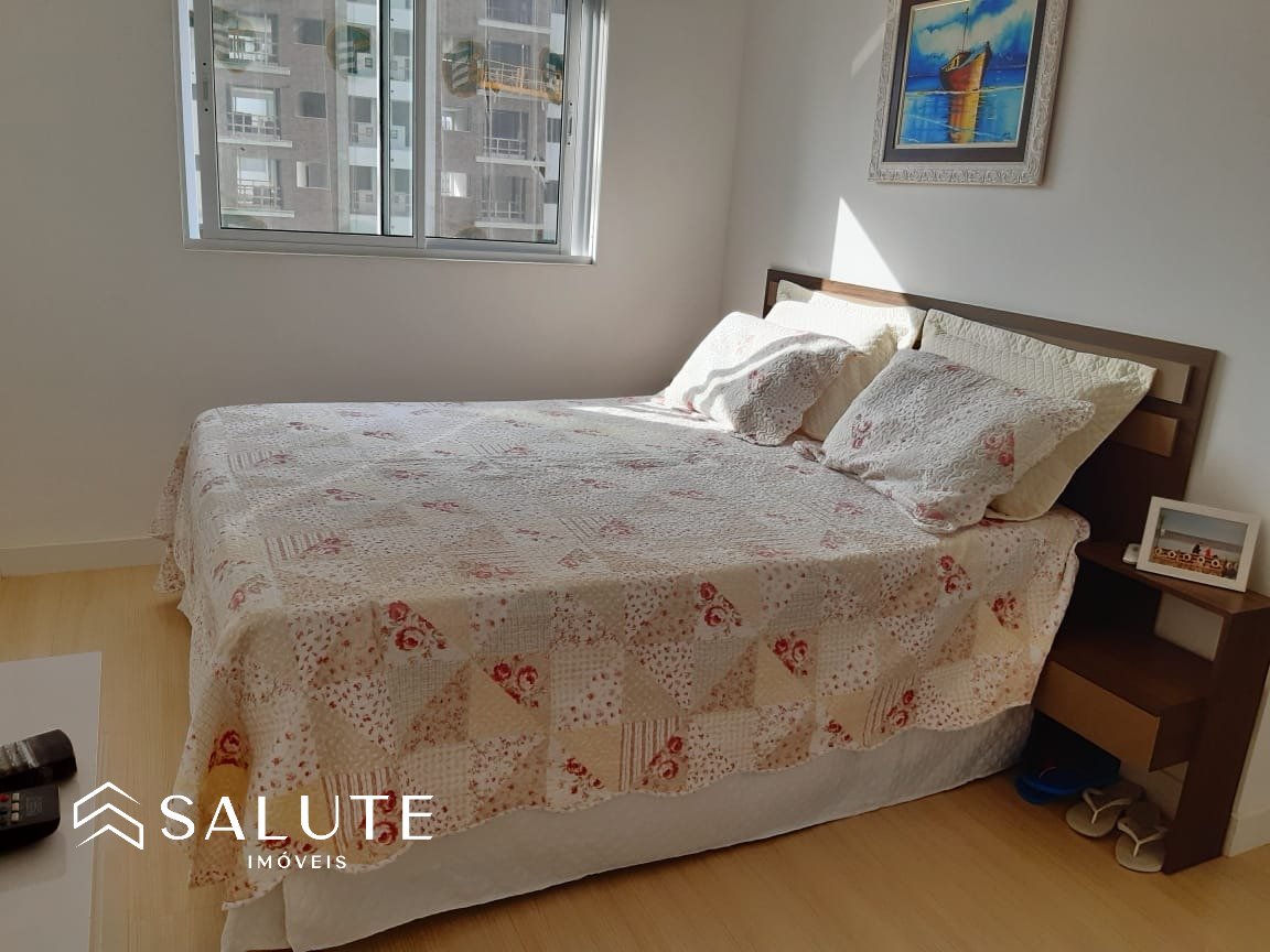 Apartamento a 300 metros do mar com 4 suítes