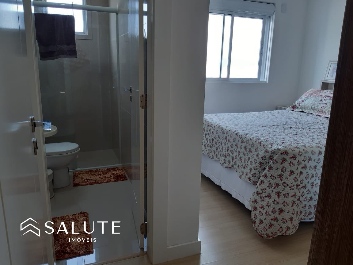 Apartamento a 300 metros do mar com 4 suítes