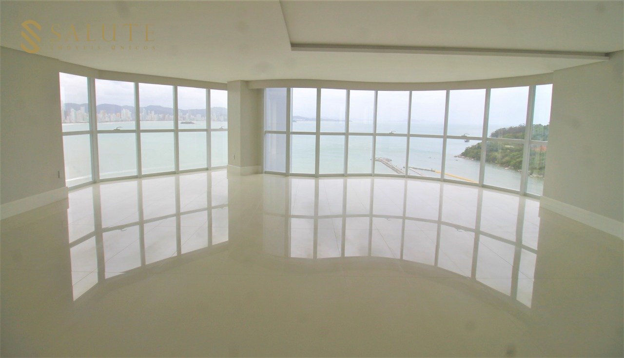 Apartamento à venda com 4 Suítes na Barra Sul