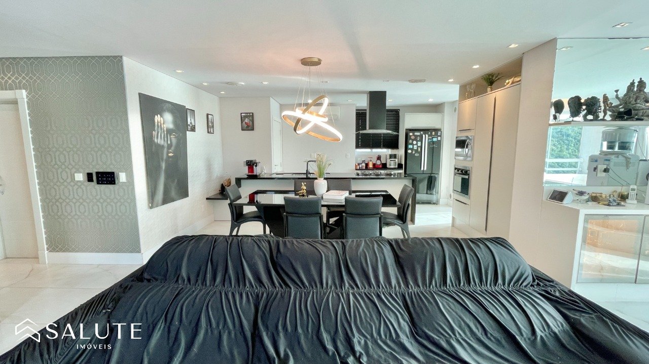 Apartamento Frente Mar com 3 suítes