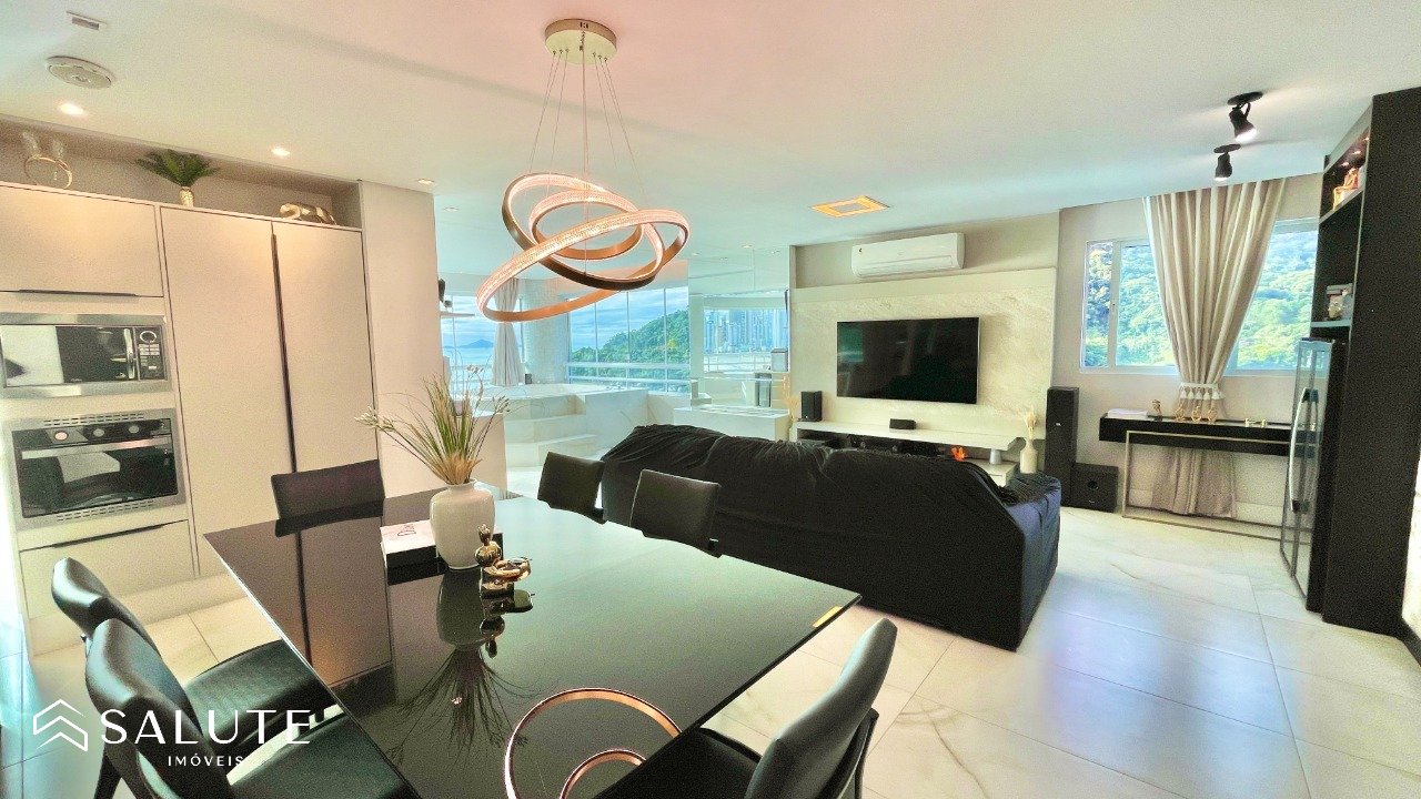 Apartamento Frente Mar com 3 suítes