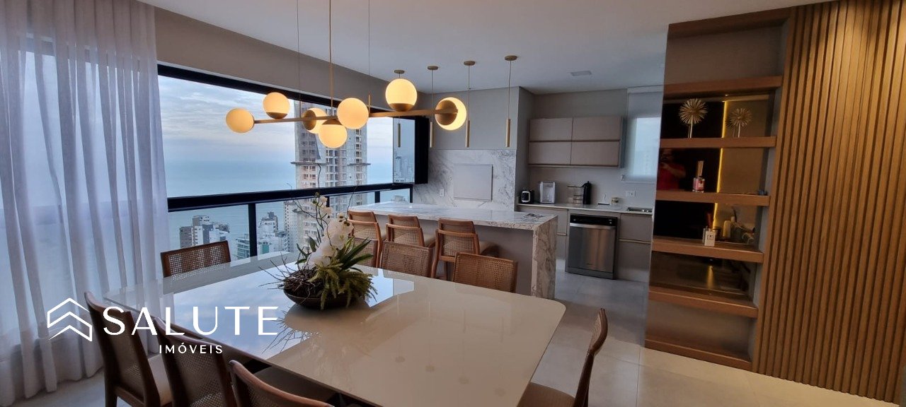 Apartamento á venda 4 Dormitórios na Barra Sul