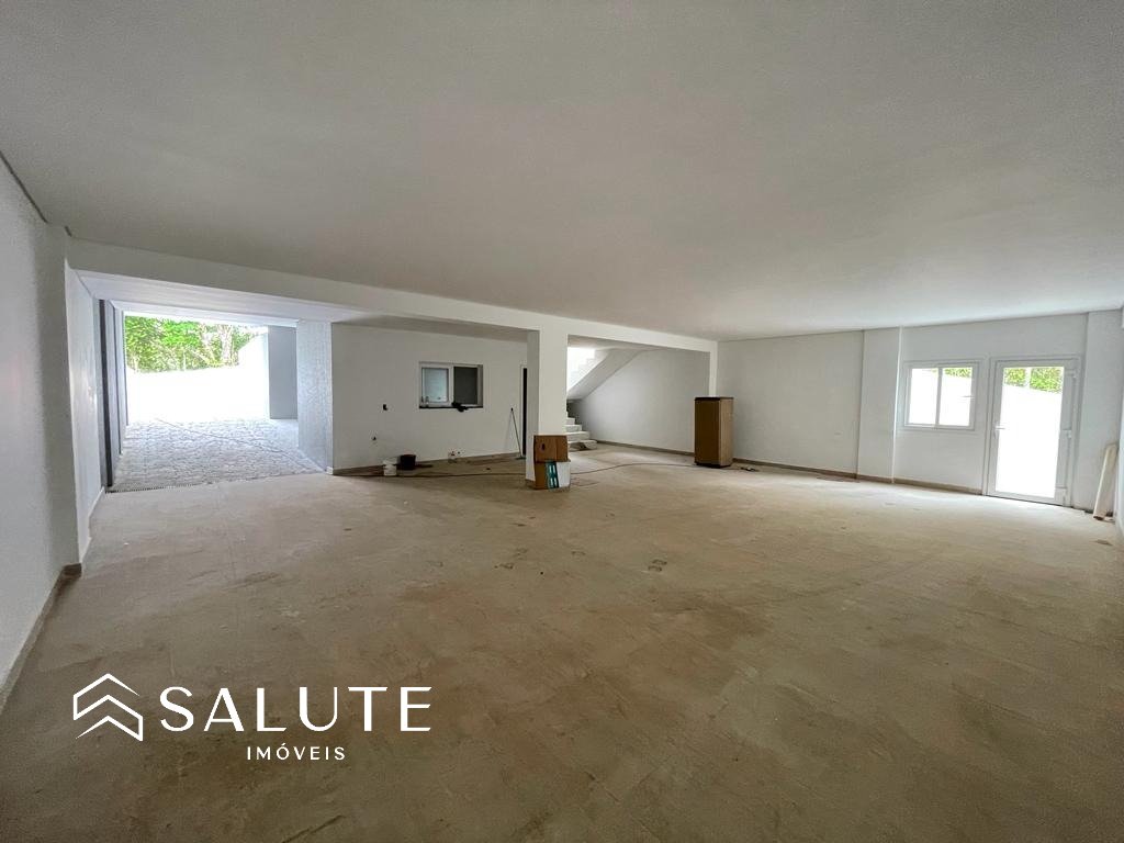 Excelente Casa em Condomínio de Alto Padrão
