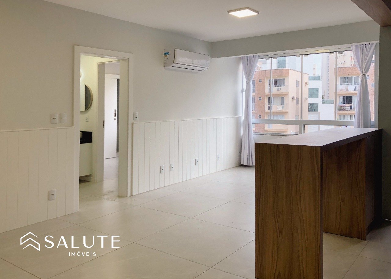 Apartamento à venda com 2 dormitórios na Barra Sul