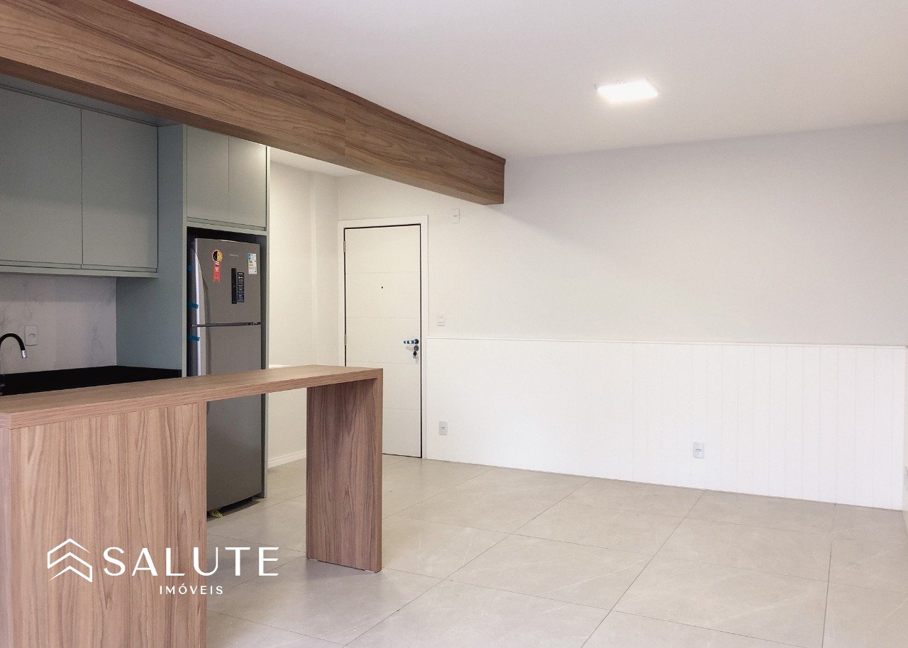 Apartamento à venda com 2 dormitórios na Barra Sul