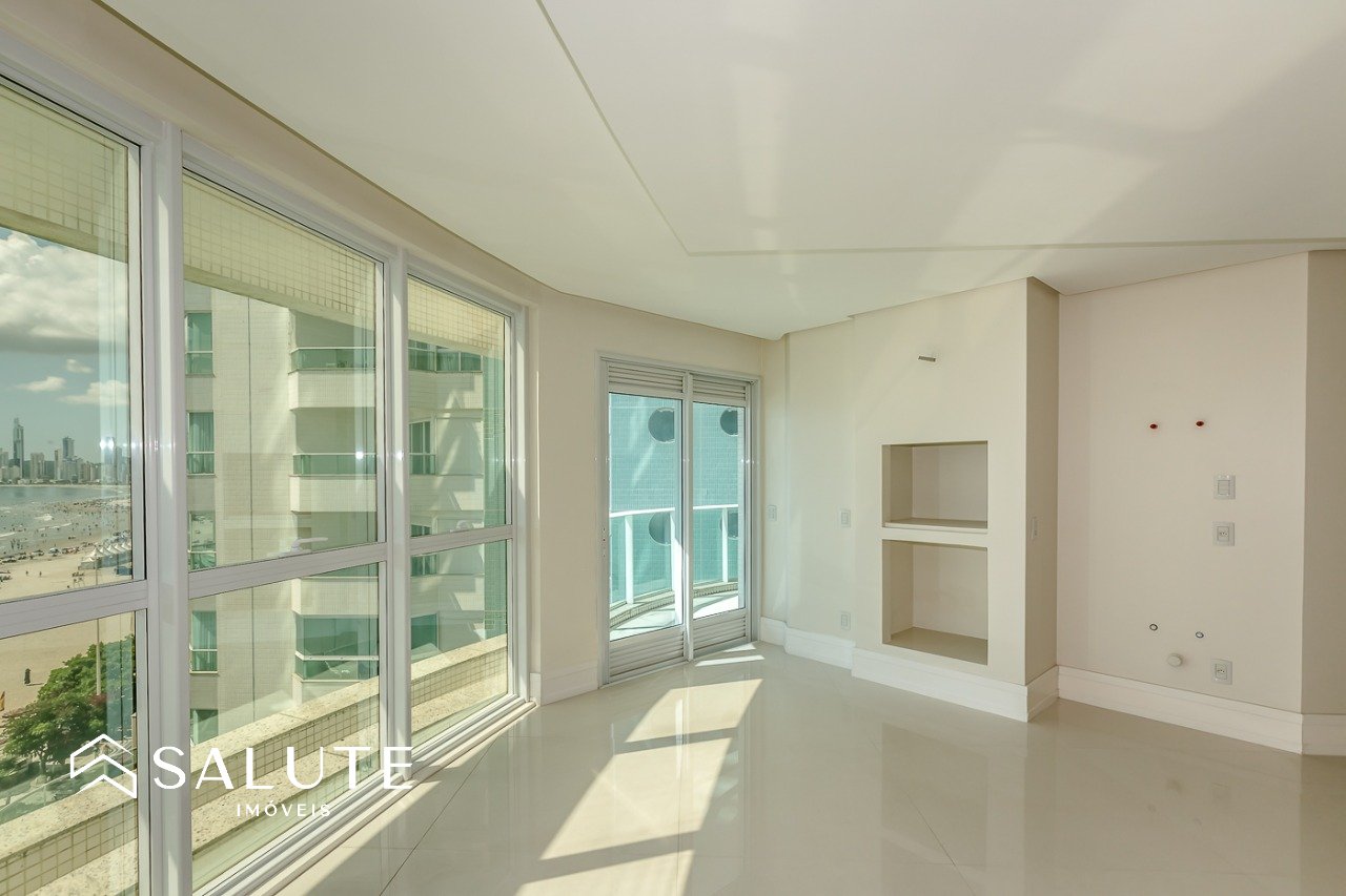 Apartamento Frente Mar à venda 3 suítes no Centro