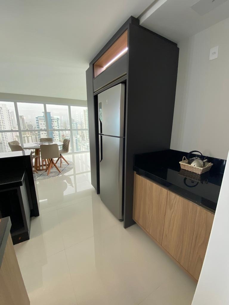 Apartamento quadra mar em Balneário Camboriú