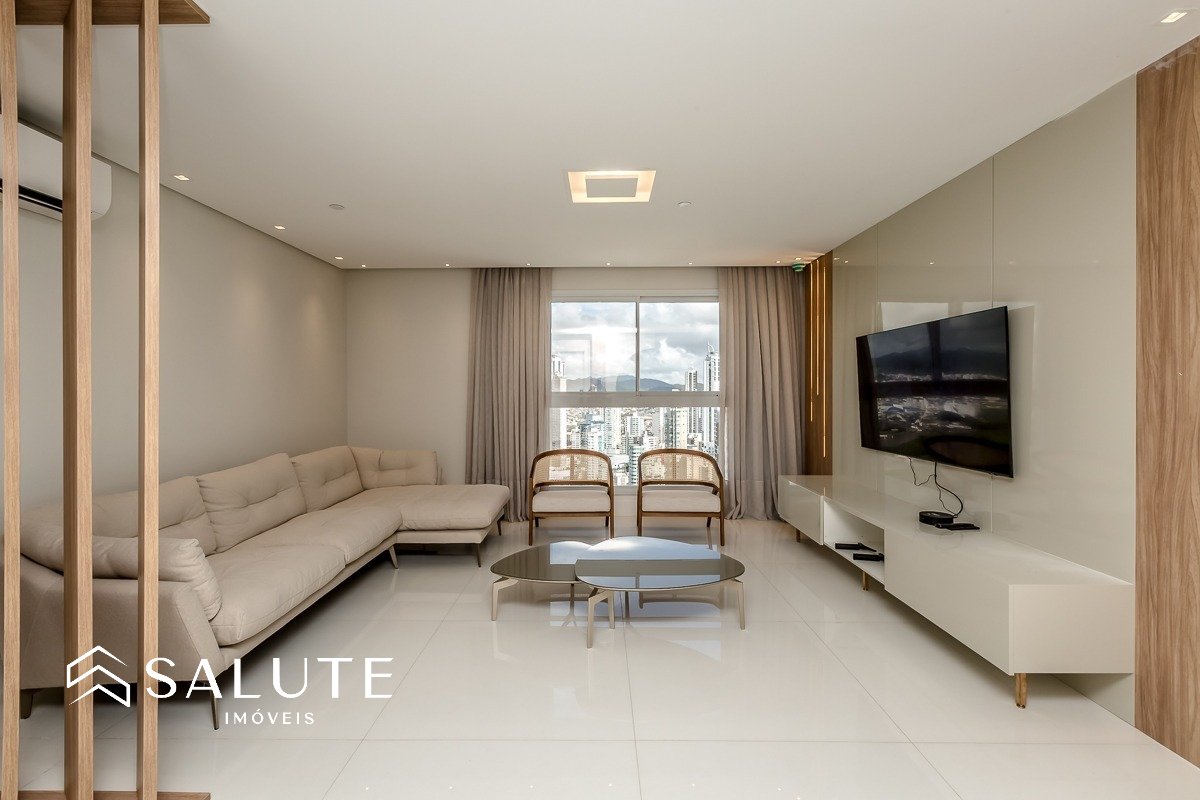 Apartamento alto padrão Barra Sul.