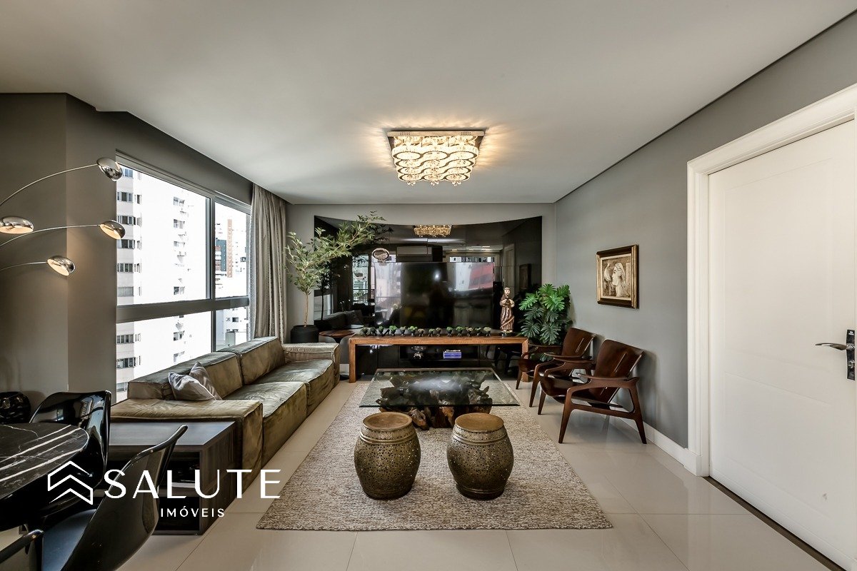 Apartamento alto padrão Embraed.