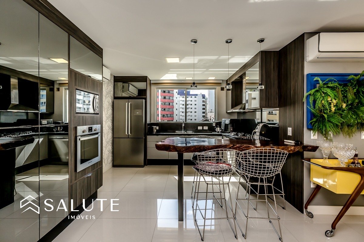 Apartamento alto padrão Embraed.