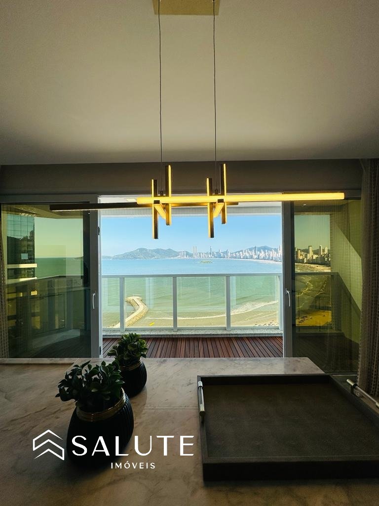 Apartamento com Vista Mar em Balneário Camboriú