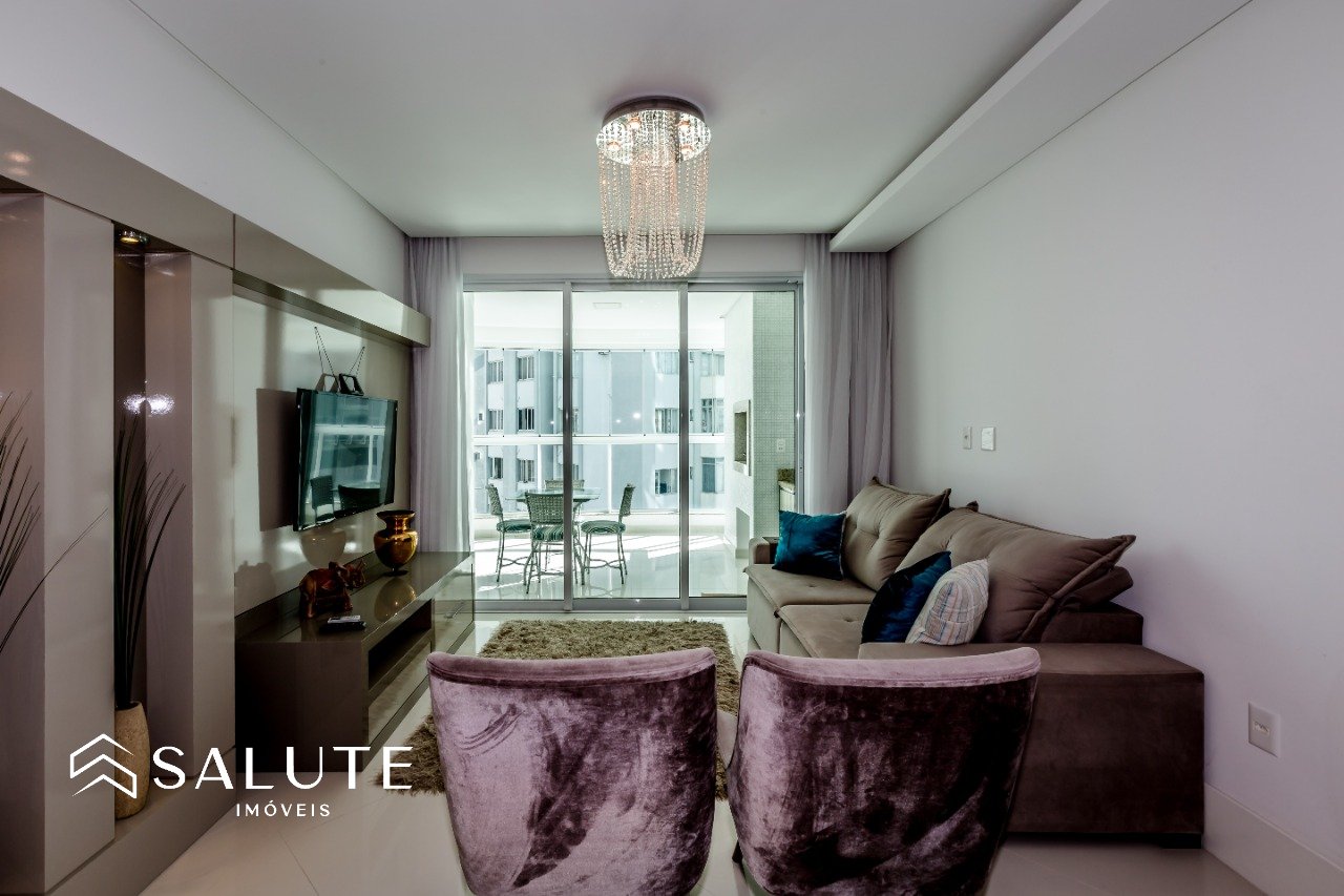 Apartamento Mobiliado com 3 Suítes no Centro