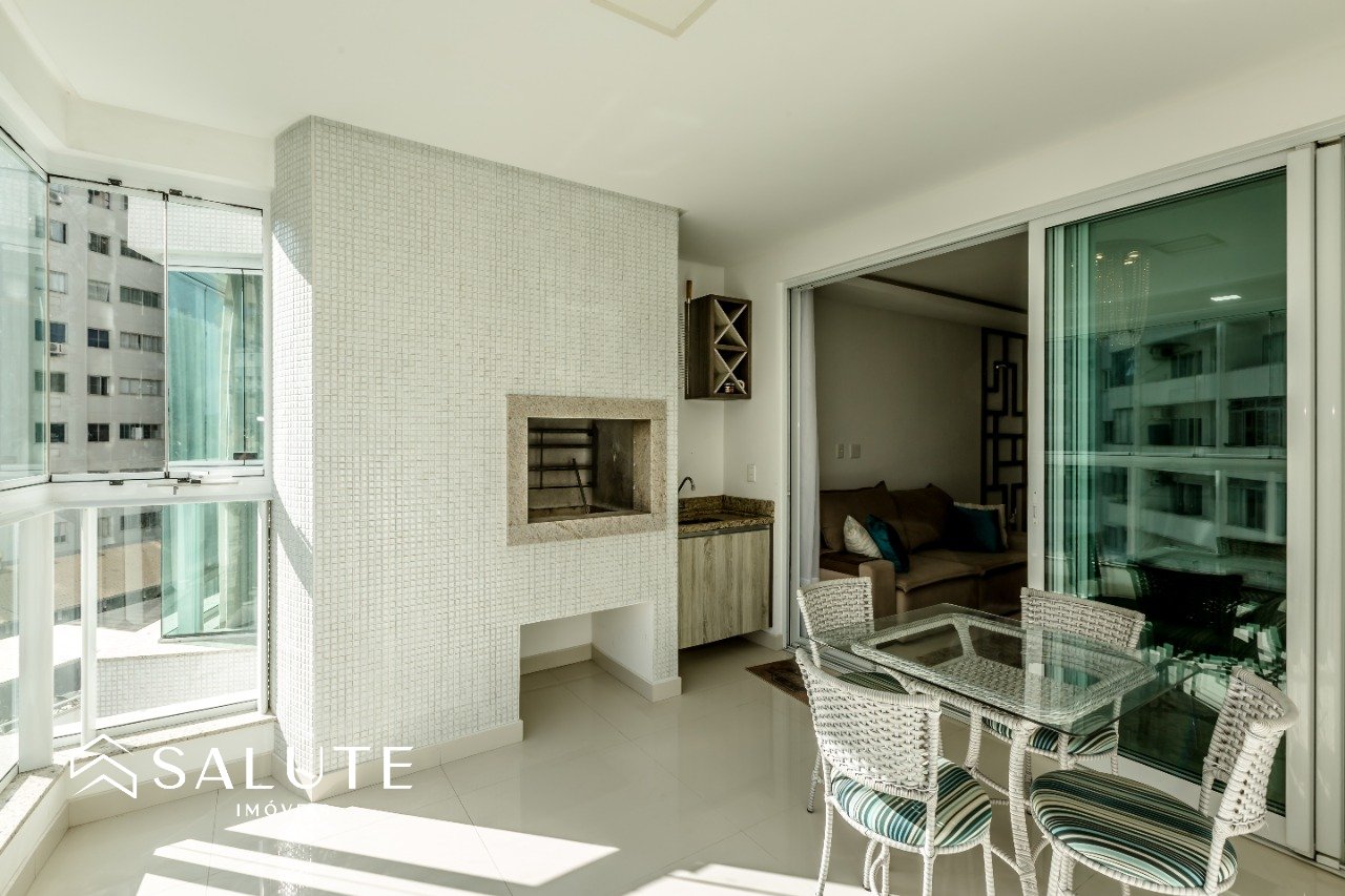 Apartamento Mobiliado com 3 Suítes no Centro