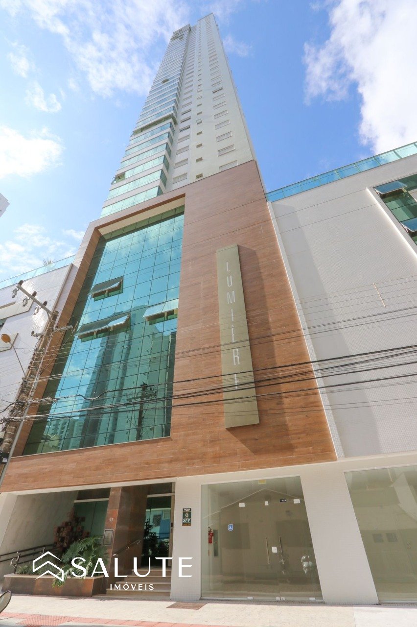 Apartamento à venda 4 Suítes no Centro