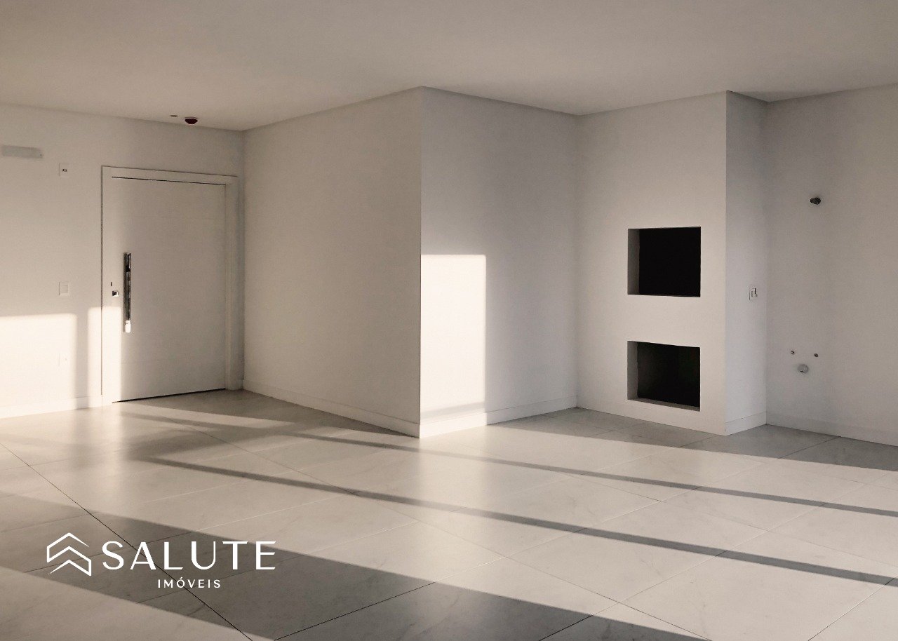 Apartamento a 250m da praia com 4 Suítes